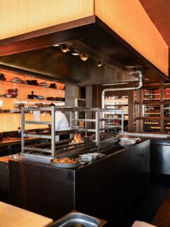 📍Zuma | Palm Beach | Cannes

Cuisine ouverte chez Zuma, pour le plaisir des yeux.

#designkitchen #madeinfrance #artdevivre #foodconcept #luxuryrestaurant
