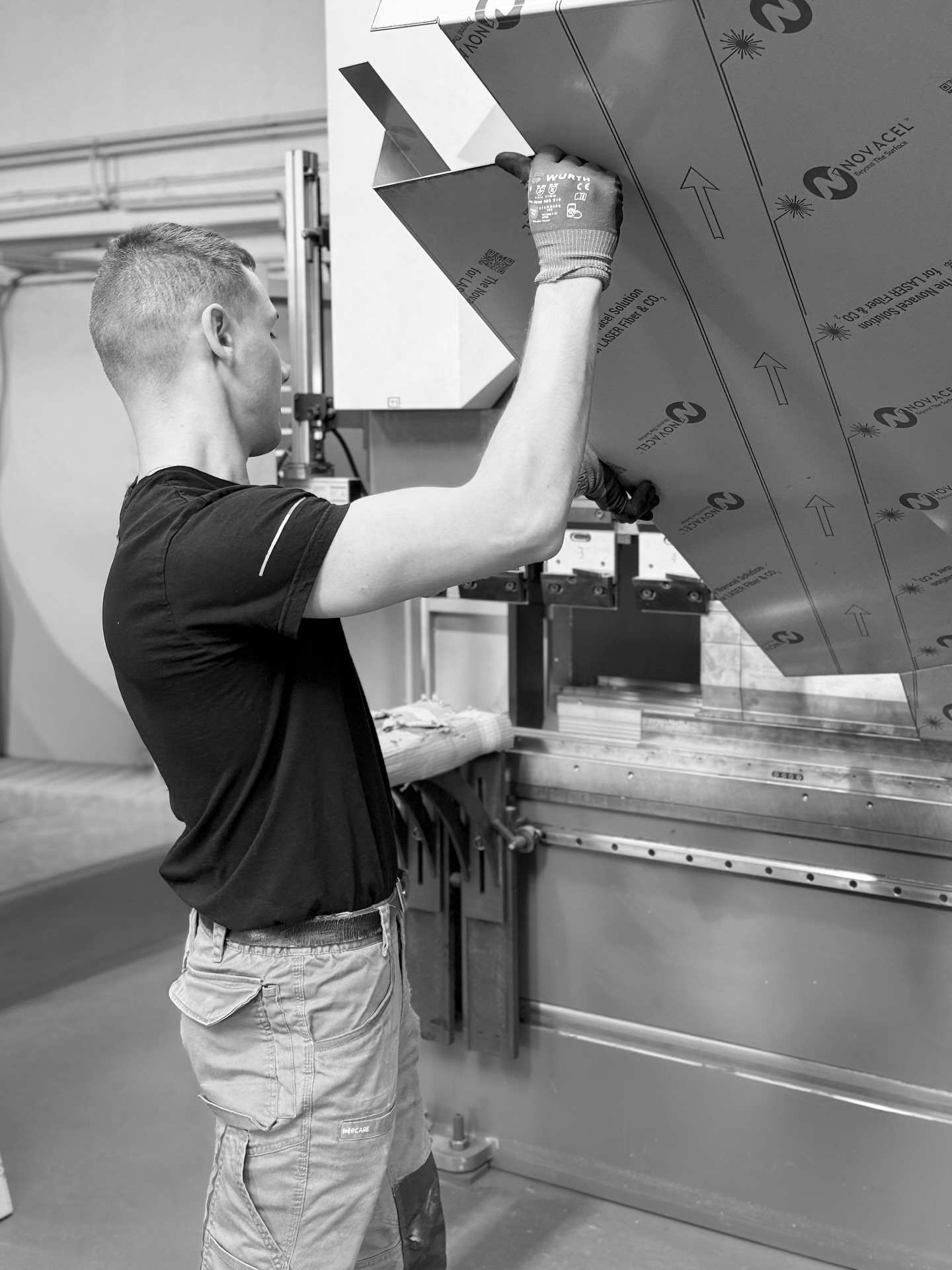 📍Atelier d’inox

Derrière chaque projet, une équipe qui façonne l’excellence.

#Stainlesssteeldesign #SavoirFaire #CHR #AtelierBacchus #FrenchTouch
