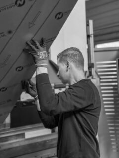 📍 Atelier d’inox
Derrière chaque projet, le façonnage de l’inox donne vie à des réalisations sur mesure, pensées dans les moindres détails.

#StainlessSteelDesign #SavoirFaire #CHR #AtelierBacchus #FrenchTouch